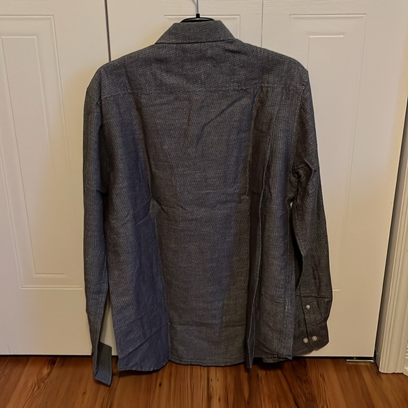 Men's Gray Button-Up Shirt - Picture 3 of 3